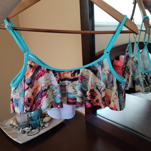 Colorful Beach Print Bikini Set - Picture 5 of 12